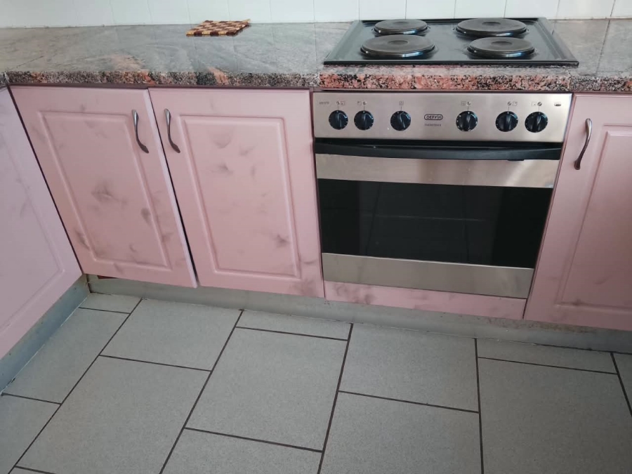 To Let 4 Bedroom Property for Rent in Sidwadwa Eastern Cape